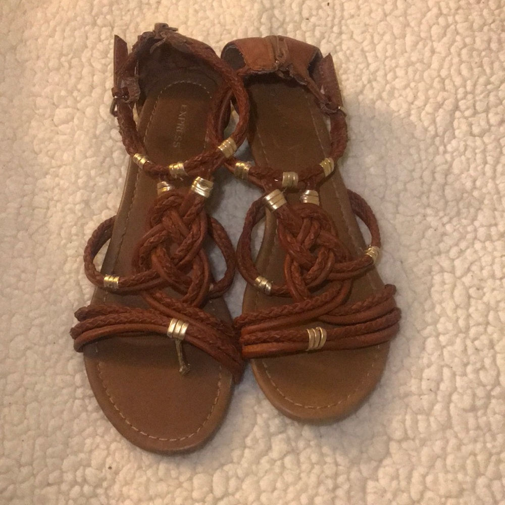 Express sandals
